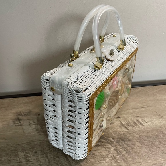 VINTAGE Princess Charming by ATLAS White Wicker SEA SHELL Lucite Trim PURSE Bag - Picture 2 of 7